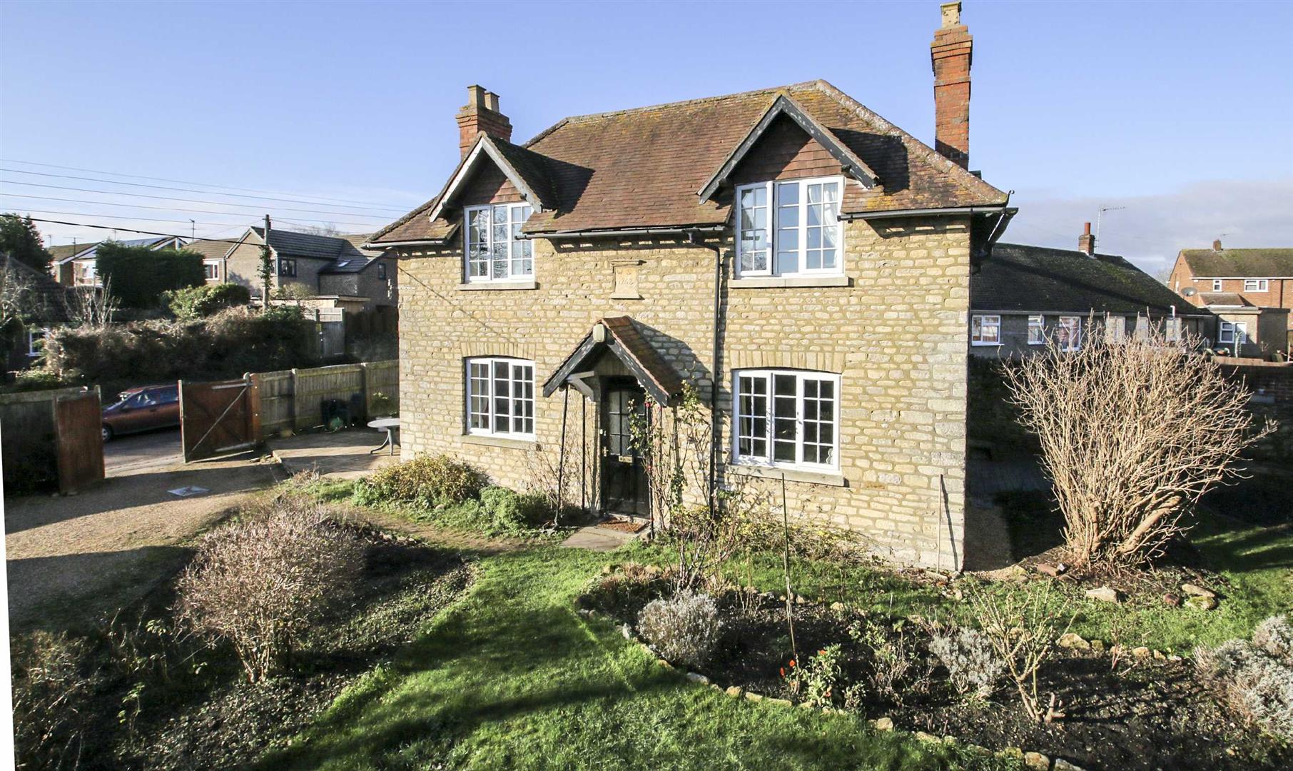 Yardley Road, Cosgrove, Milton Keynes